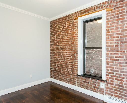 3 beds, 1 bath, $6,295, Unit 12