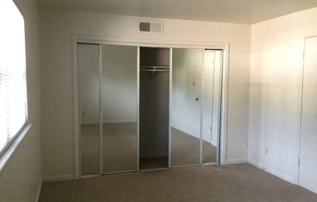 2 beds, 1 bath, $1,375, Unit 2218ps