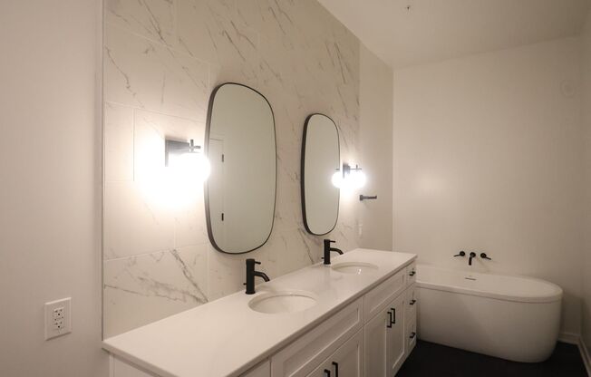 2 beds, 2 baths, 1,219 sqft, $2,950, Unit 911