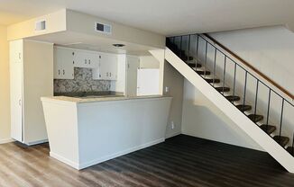 2 beds, 1 bath, $1,595, Unit 2