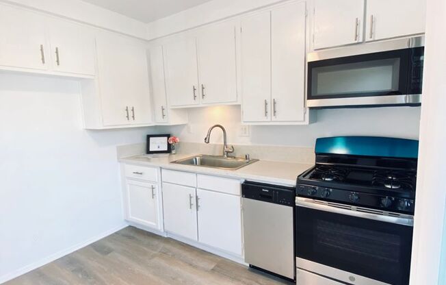 Studio, 1 bath, $1,625, Unit 071#35