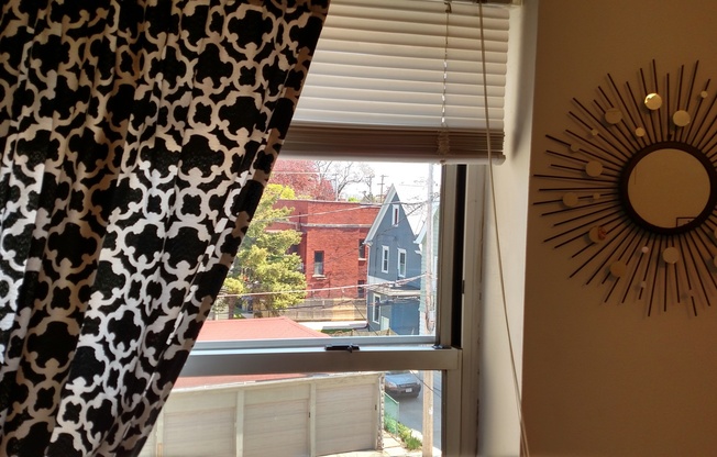 2 beds, 1 bath, 1,000 sqft, $1,319, Unit 2520 105