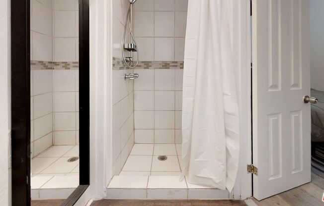 647 W. 18th Street - 109