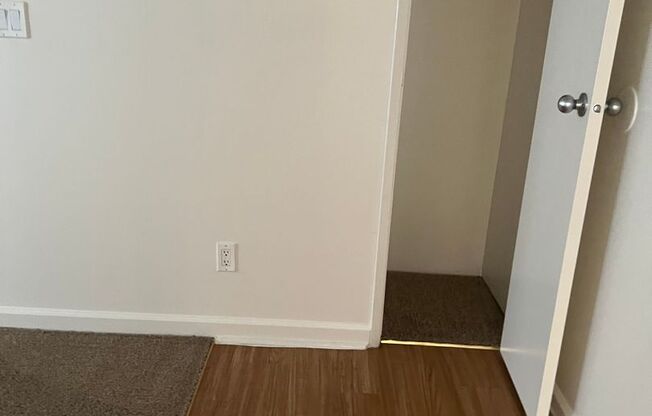 1 bed, 1 bath, 592 sqft, $999, Unit 34