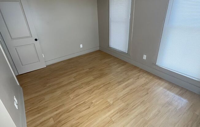 3 beds, 1 bath, $9,785, Unit Apt 3