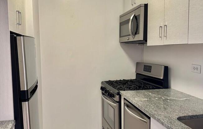 1 bed, 1 bath, $4,500, Unit 25C