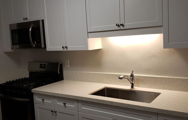 2 beds, 1 bath, 1,029 sqft, $2,595, Unit 4057