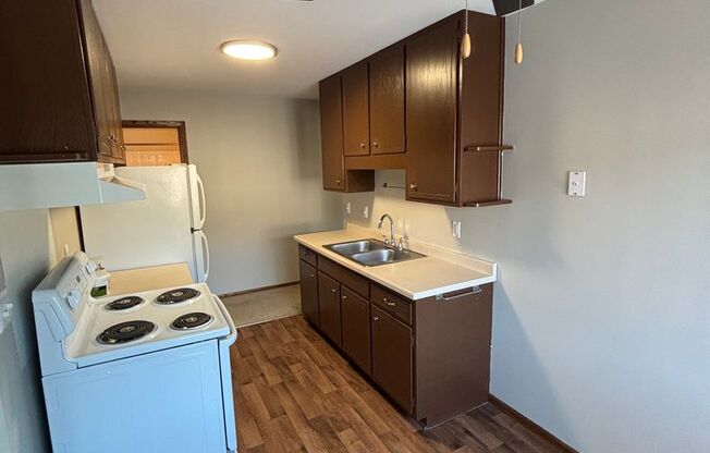 1 bed, 1 bath, 685 sqft, $1,150, Unit 175-12