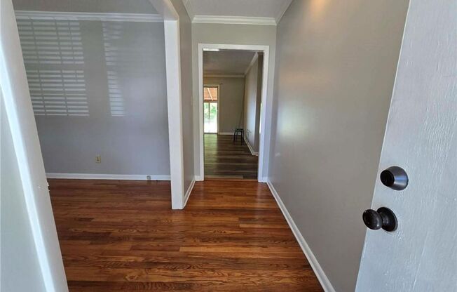 3 Bedroom, 2 Bath Home off Yadkin Rd. So close to Ft Bragg, Shopping & Dining!