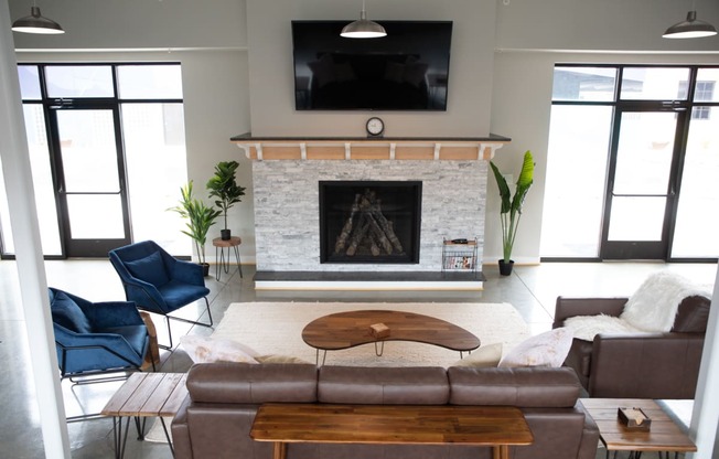 Clubroom With TV And Fireplace at Scott's View, Richmond