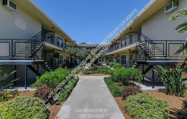 1001-1005 W Huntington Dr