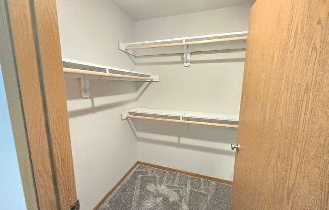 2 beds, 1 bath, 1,090 sqft, $1,230, Unit 3500 104