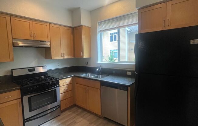 2 beds, 2.5 baths, 1,334 sqft, $2,050, Unit H