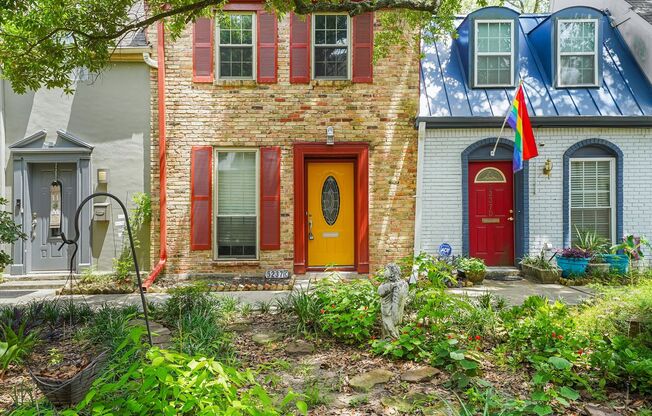Bright & Updated 2-Bedroom Townhouse in Quiet Community with Pool Access!