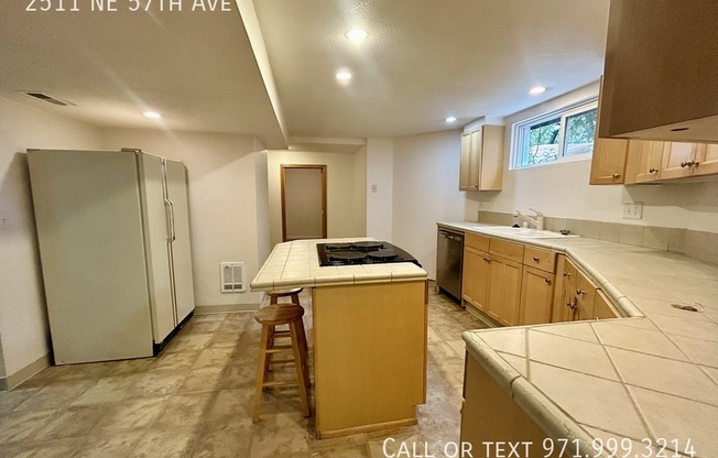2511 NE 57 AVE