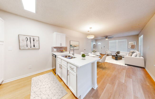 2 beds, 2 baths, 1,036 sqft, $1,660