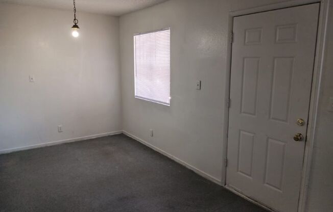 2 beds, 1 bath, $1,000