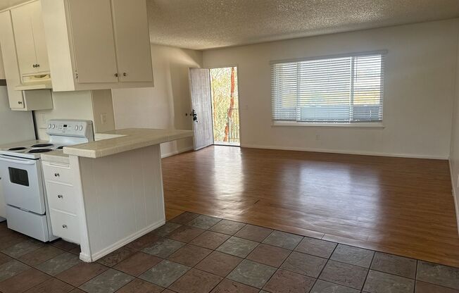 La Paloma - 8171 Vincetta Drive La Mesa, CA 91942