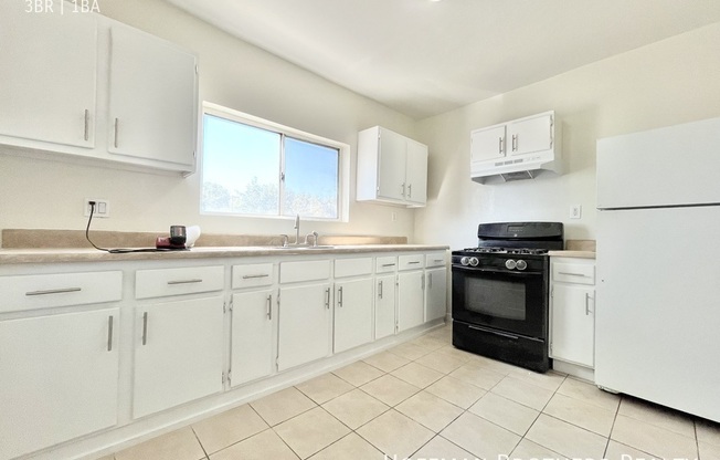 625 W VERNON AVE
