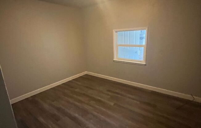 Great 2 bedroom 1 bath house Ready Now!!!