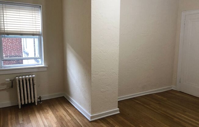 1 bed, 1 bath, 708 sqft, $1,340, Unit King Edward Annex 36