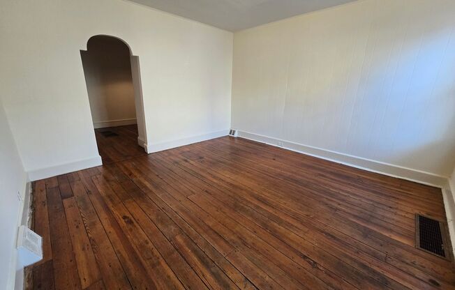 Large 2 bed 2 bath townhouse with huge private yard attached