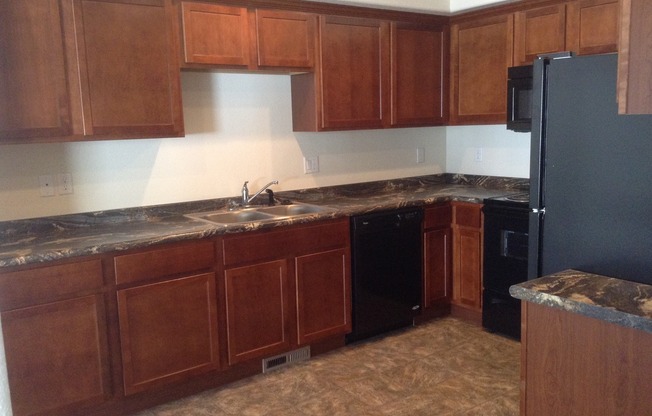 3 BEDROOM, 2.5 BATHROOM, SADDLE RIDGE TWINHOME WITH 2 CAR ATTACHED GARAGE