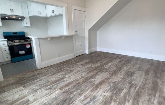 Studio, 1 bath, 300 sqft, $1,450, Unit 105