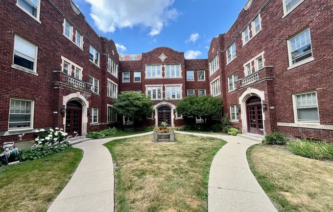 2507-2515 N Stowell