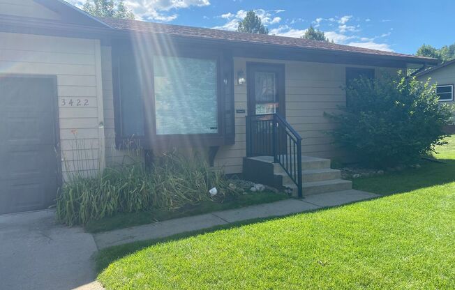 2 BEDROOM | 1 BATH | SINGLE LEVEL | GARAGE | SPACIOUS