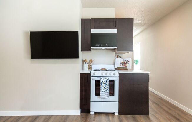 1 bed, 1 bath, 750 sqft, $1,525, Unit 57