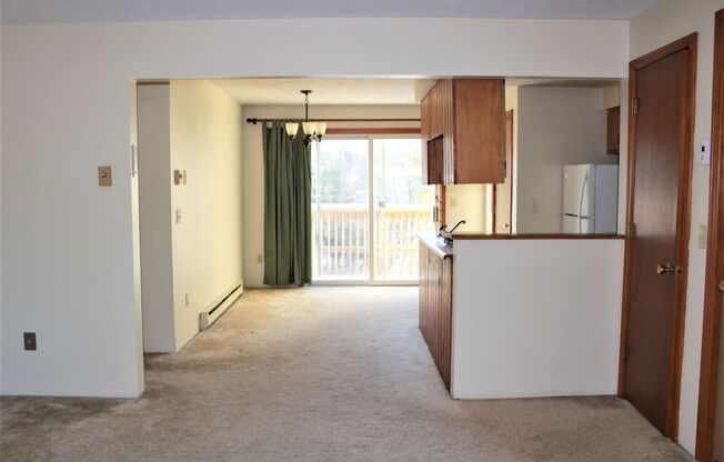 2 beds, 1 bath, 850 sqft, $1,650, Unit #11