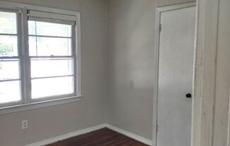 3 beds, 1 bath, $1,295