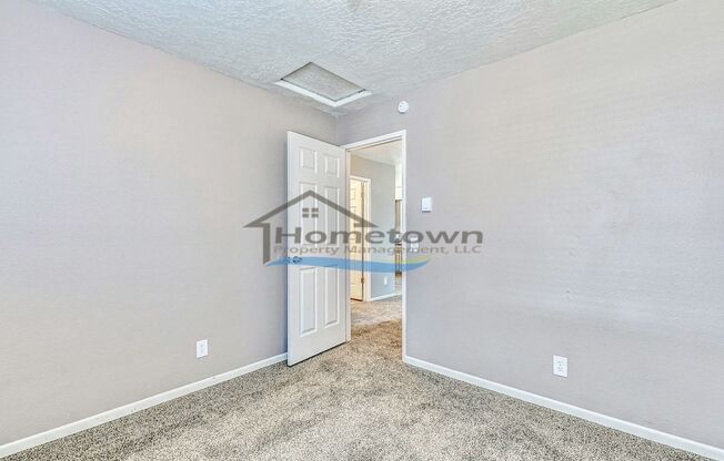 2 beds, 1 bath, 896 sqft, $1,400, Unit Unit 3