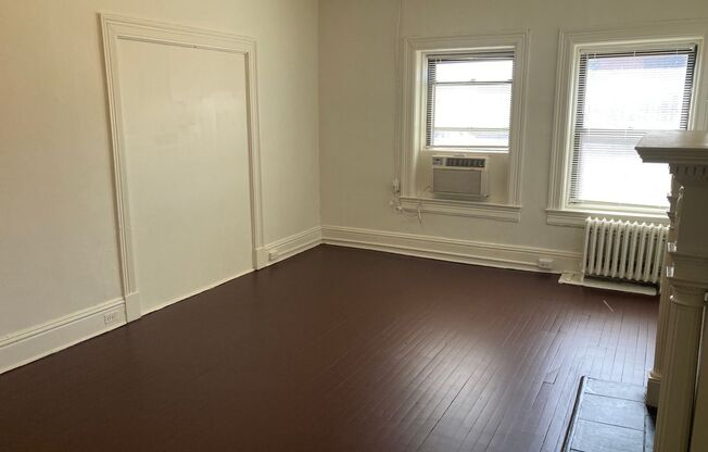 3 beds, 1 bath, 1,225 sqft, $2,199, Unit 1301-43