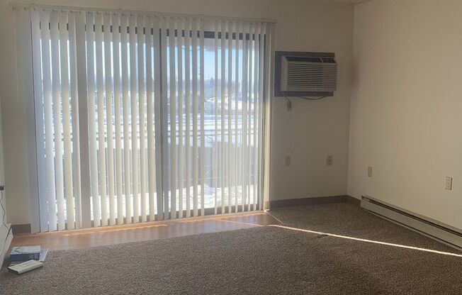 3 beds, 3 baths, 1,022 sqft, $1,125, Unit 1502-25