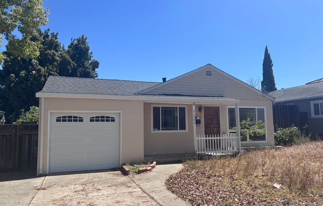 Fremont - Charming 3bed/2bath Home in the Desirable Mission San Jose Neighborhood!