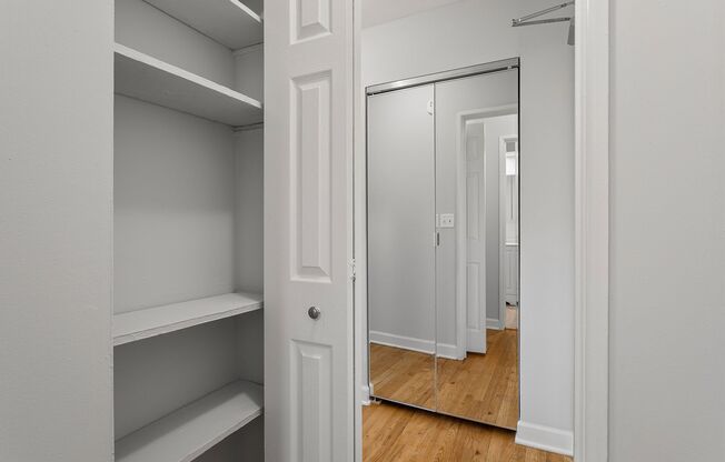 Studio, 1 bath, 298 sqft, $1,450, Unit 541