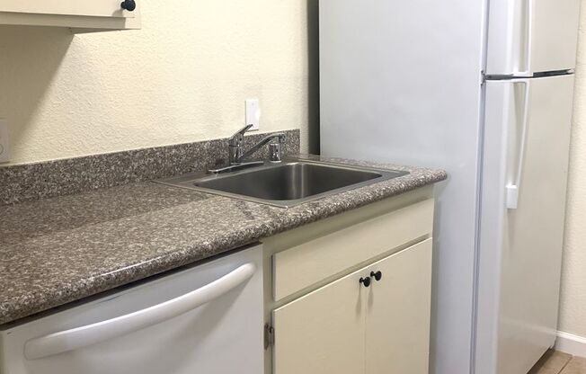1 bed, 1 bath, 750 sqft, $1,999, Unit 52