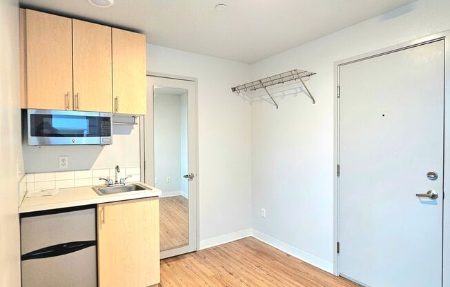 Studio, 1 bath, 117 sqft, $795