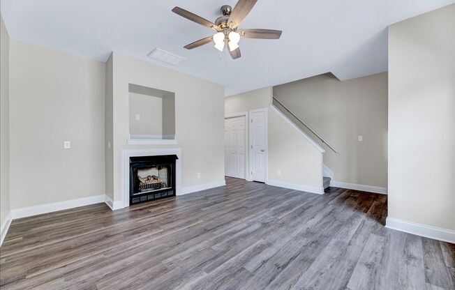 Updated 2 Bedroom Townhouse in Clayton