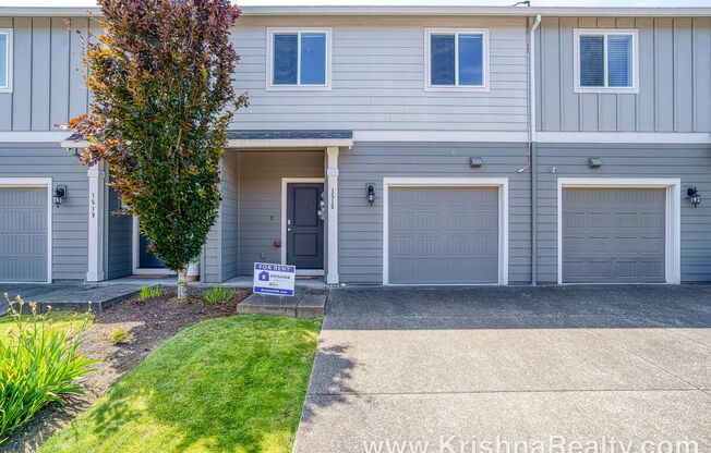 Eco‑Friendly & Modern Townhome in Hazel Dell North