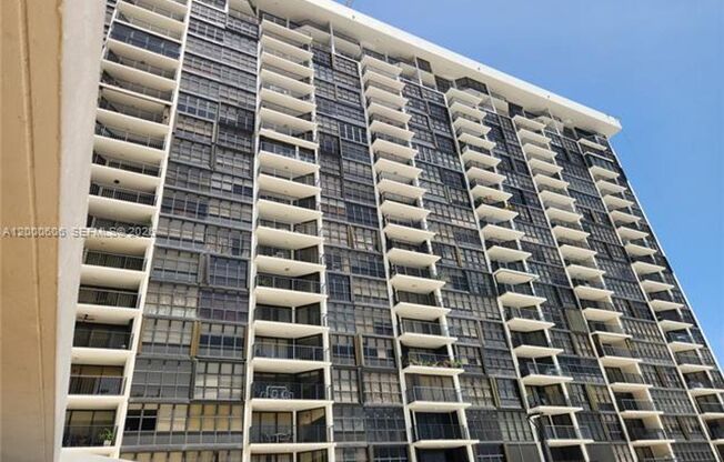 1 bed, 1.5 baths, $3,300, Unit # A 1207
