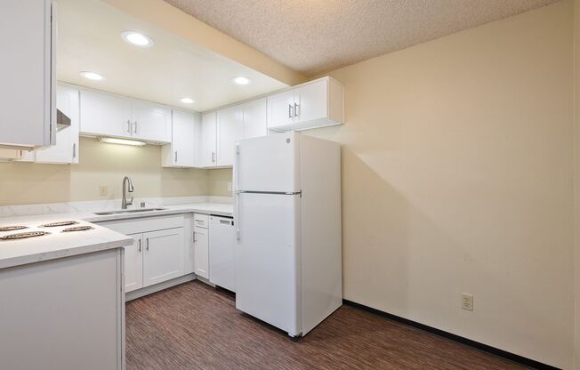 2 beds, 1 bath, 800 sqft, $1,995, Unit 201