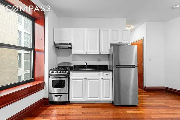 1392 MADISON AVE