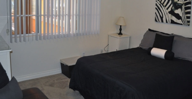 1102 W 29th St