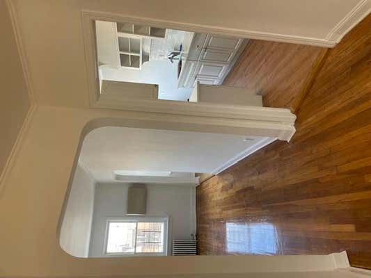 2 beds, 1 bath, 960 sqft, $2,800