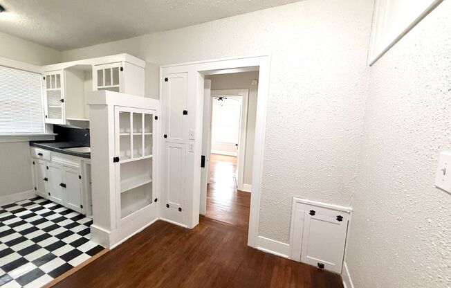 1 bed, 1 bath, $1,000, Unit B3606