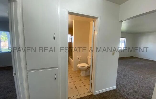 2 beds, 1 bath, 1,000 sqft, $1,695, Unit 10389