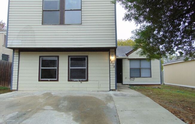 4 beds, 2.5 baths, $1,450